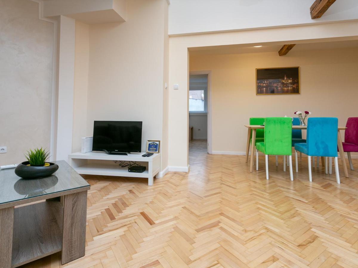 Grand Suite Centre Belgrado Buitenkant foto